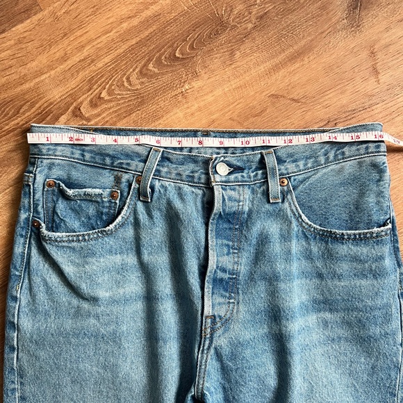 Levi’s 501 Jeans - Picture 8 of 9
